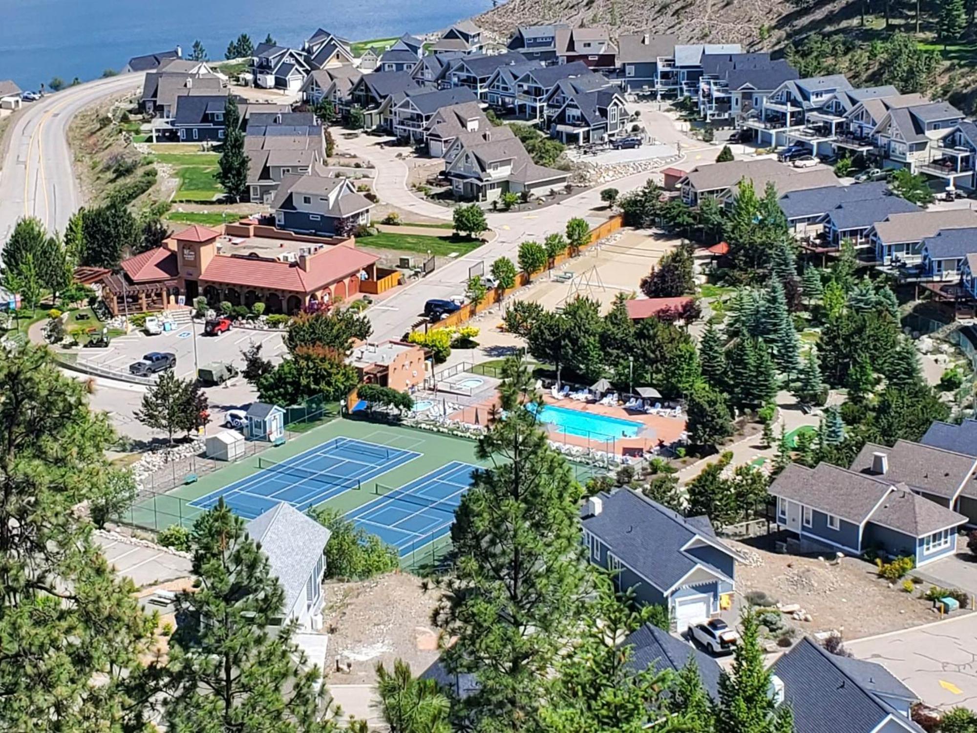 La Casa Lakeside Resort - Amazing Panoramic View Lakeside House With Pools, Hot Tubs & More! Kelowna Exterior photo