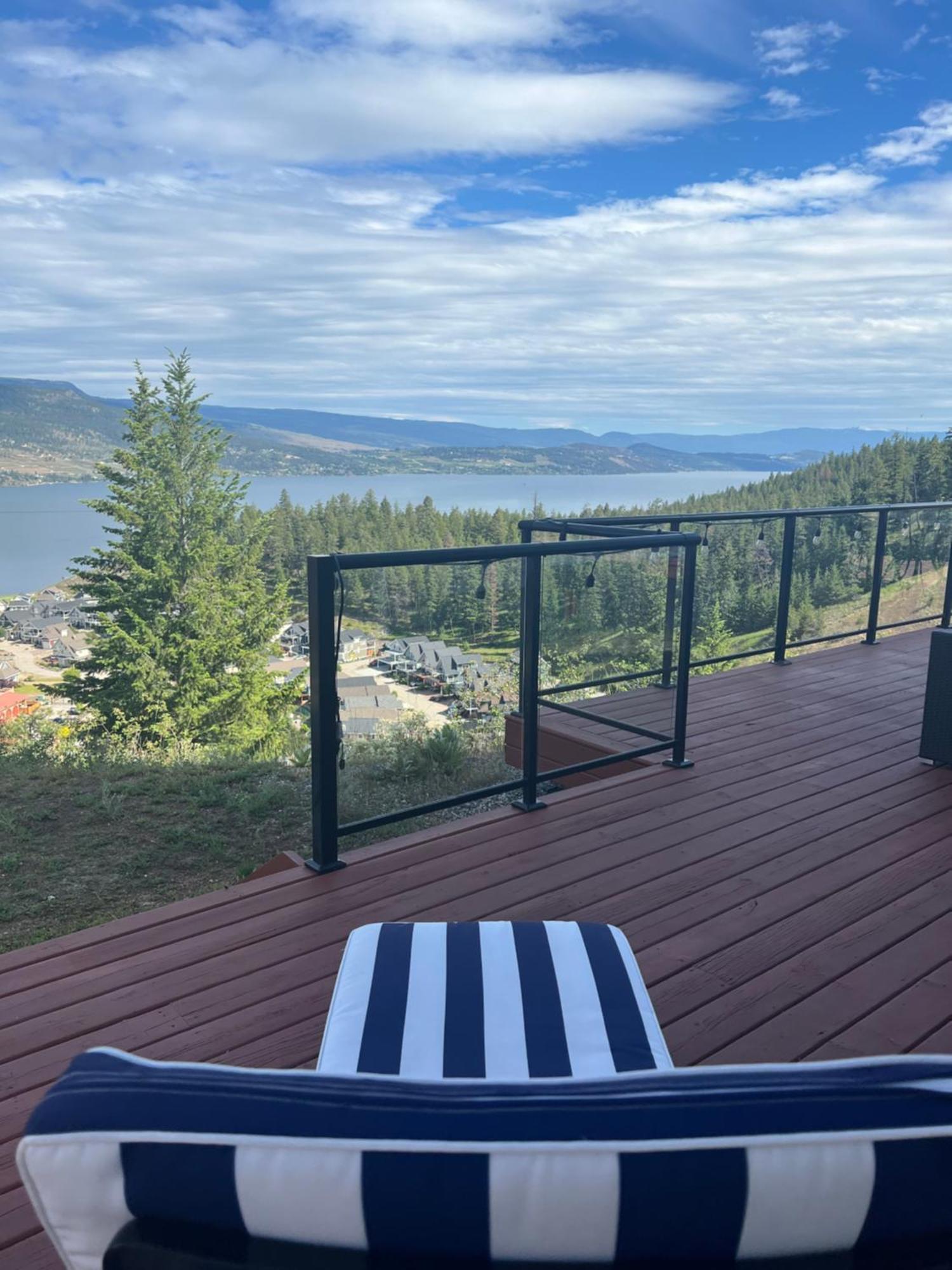 La Casa Lakeside Resort - Amazing Panoramic View Lakeside House With Pools, Hot Tubs & More! Kelowna Exterior photo