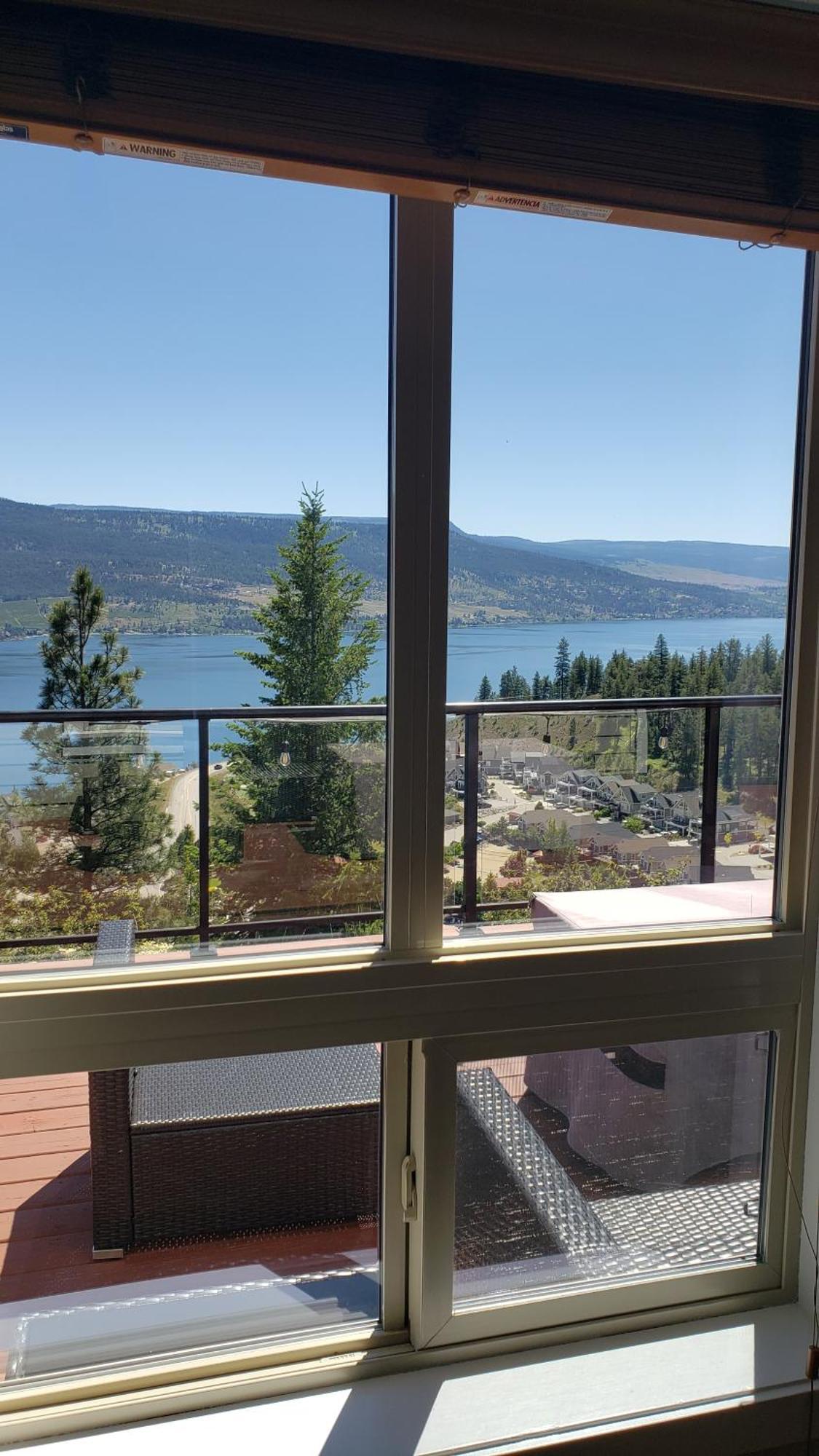 La Casa Lakeside Resort - Amazing Panoramic View Lakeside House With Pools, Hot Tubs & More! Kelowna Exterior photo